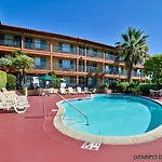 818 Hotel + Pool, an Ascend Hotel Collection Member 