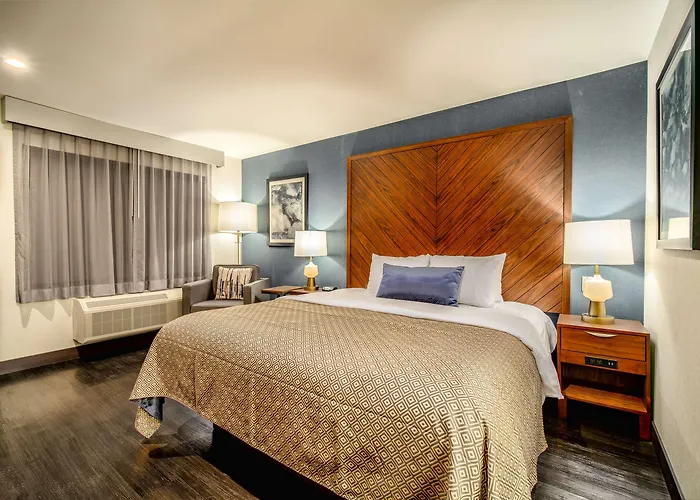 818 Hotel + Pool, Ascend Hotel Collection By Choice