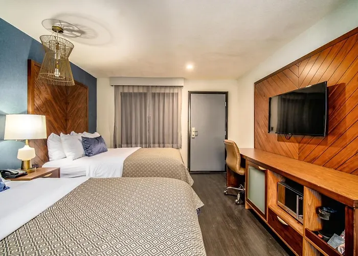 818 Hotel + Pool, Ascend Hotel Collection By Choice